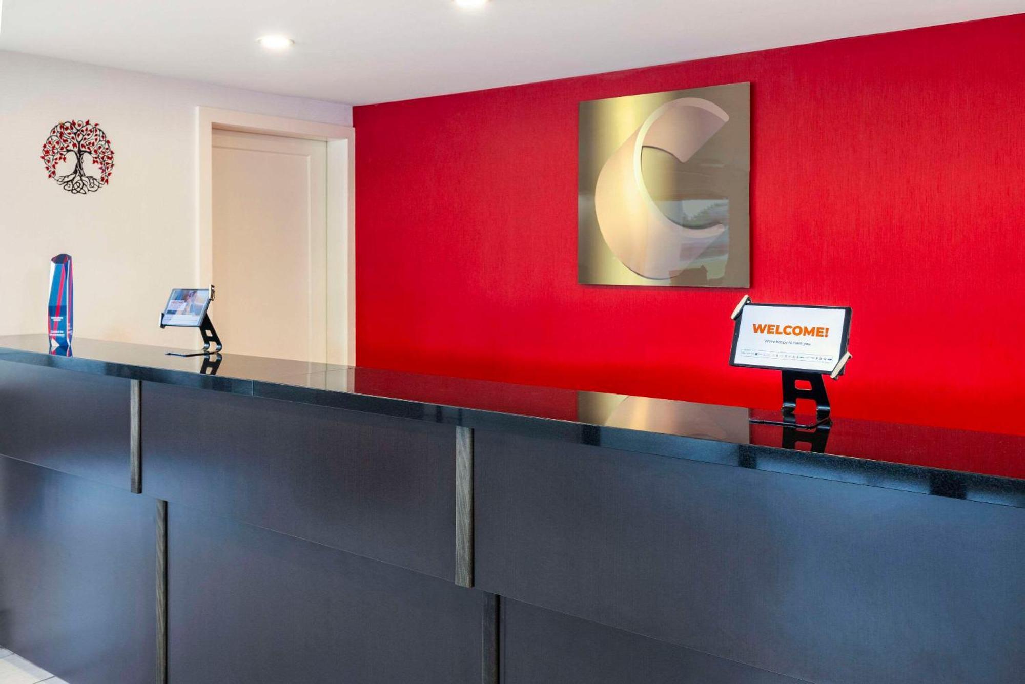 Comfort Inn קובורג מראה חיצוני תמונה